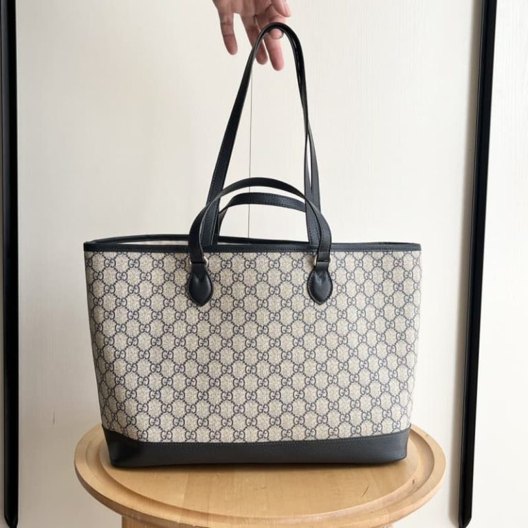 GUCCI High quality women handbags Men shoulder bags Letters embroidered surface Double G logo on the front-2