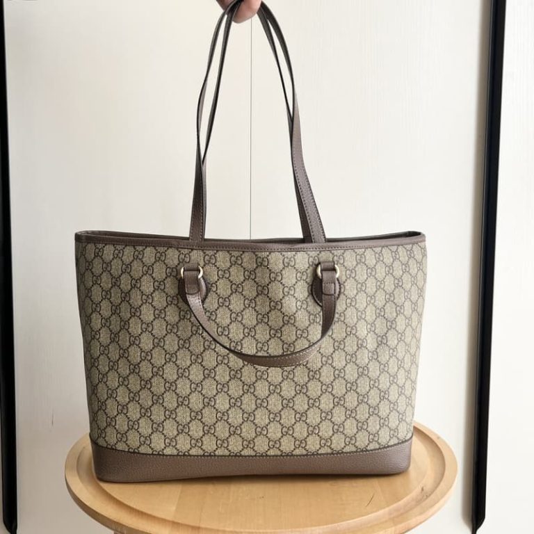 GUCCI High quality women handbags Men shoulder bags Letters embroidered surface Double G logo on the front-4