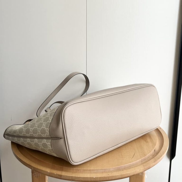 GUCCI High quality women handbags Men shoulder bags Letters embroidered surface Double G logo on the front-8