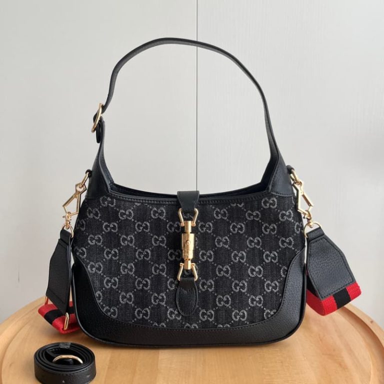 GUCCI High quality women shoulder bag Designed with a GG pattern on the surface With gold tone push lock hardware-1