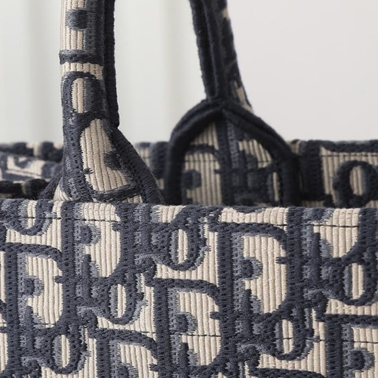 GUCCI High-quality women shoulder bag Handbag Large capacity Surface letter embroidery-10