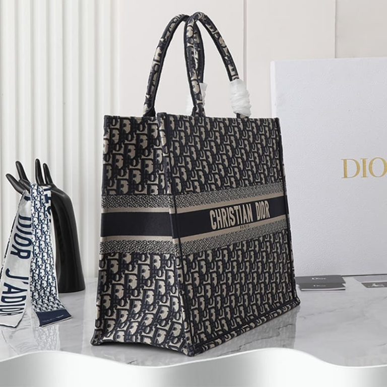 GUCCI High-quality women shoulder bag Handbag Large capacity Surface letter embroidery-9