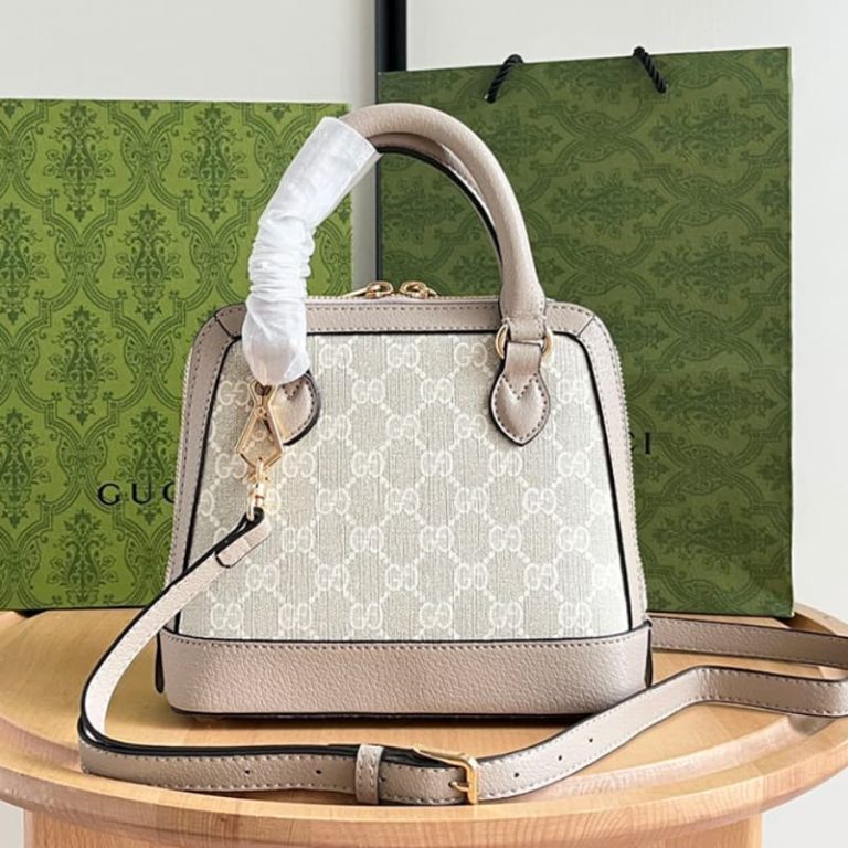 GUCCI High-quality women shoulder bag Handbag Surface GG pattern and gold accessories design-2