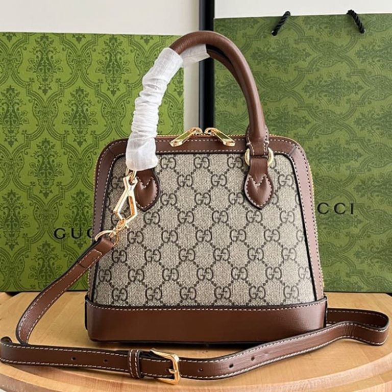 GUCCI High-quality women shoulder bag Handbag Surface GG pattern and gold accessories design-4
