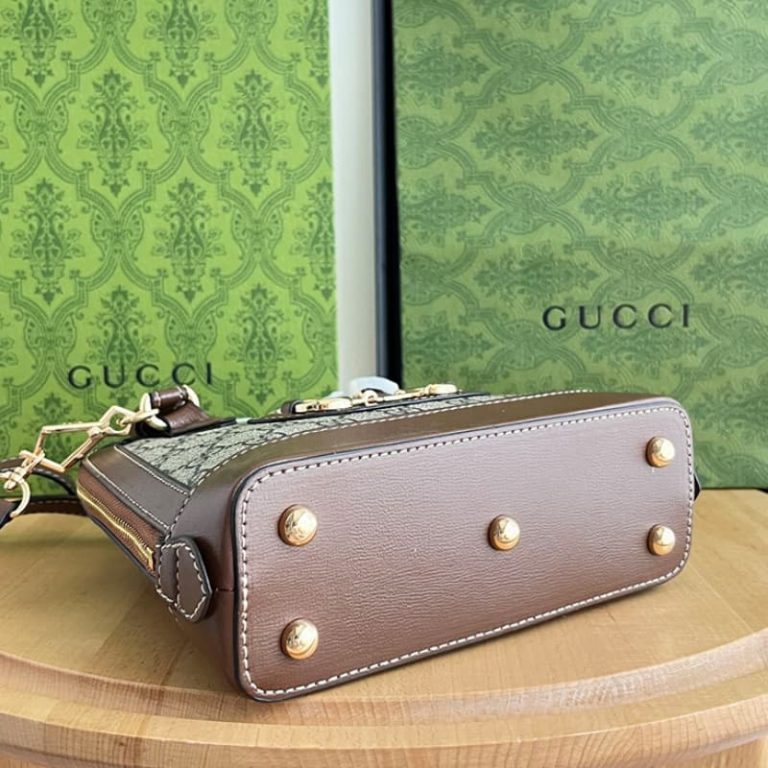 GUCCI High-quality women shoulder bag Handbag Surface GG pattern and gold accessories design-6