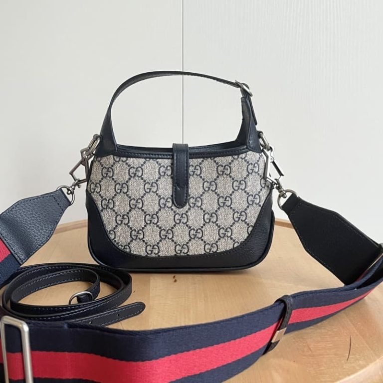 GUCCI High quality women shoulder bag Tote bag Canvas monogrammed embroidered surface Gold tone push in latch hardware-2