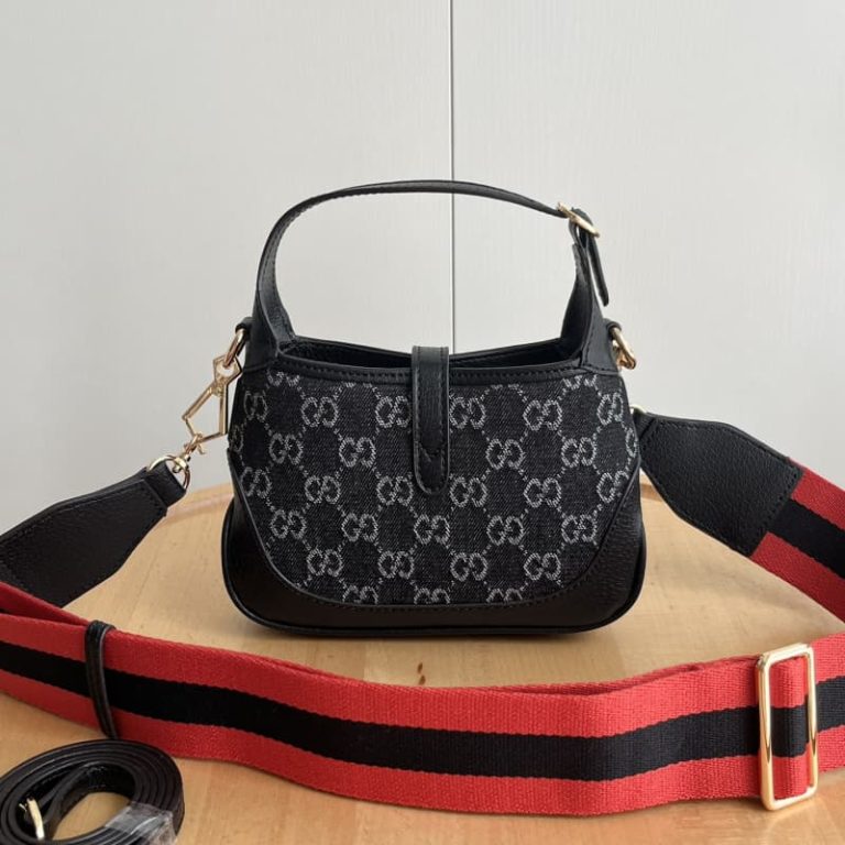 GUCCI High quality women shoulder bag Tote bag Canvas monogrammed embroidered surface Gold tone push in latch hardware-4