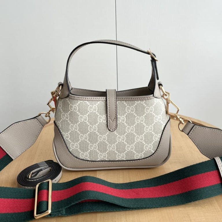 GUCCI High quality women shoulder bag Tote bag Canvas monogrammed embroidered surface Gold tone push in latch hardware-6