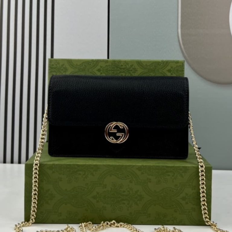 GUCCI High-quality women shoulder bag handbag Flap design and front gold accessories-1