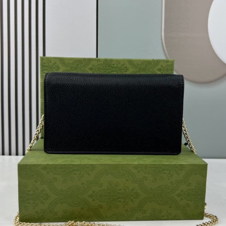GUCCI High-quality women shoulder bag handbag Flap design and front gold accessories-2