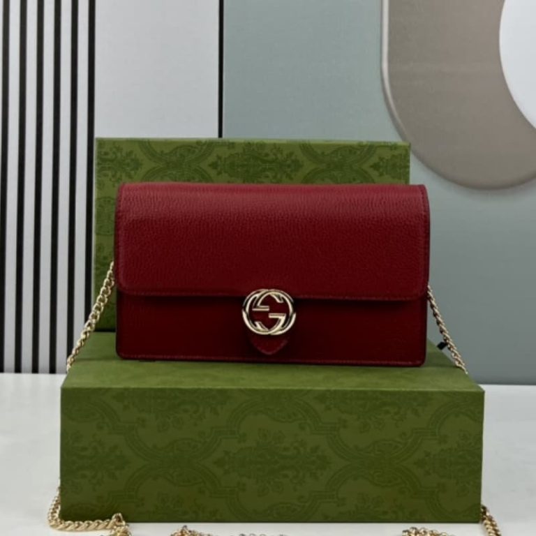 GUCCI High-quality women shoulder bag handbag Flap design and front gold accessories-5
