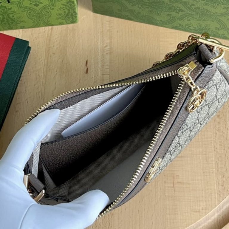 GUCCI high quality women handbag double G pendant front decorated with double G decoration-8