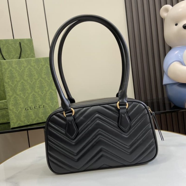 GUCCI high quality women handbag front decorated with double G decoration-4