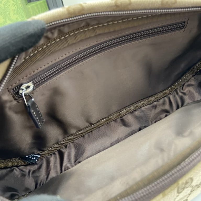 Gucci GG Emblem small crossbody bag-7