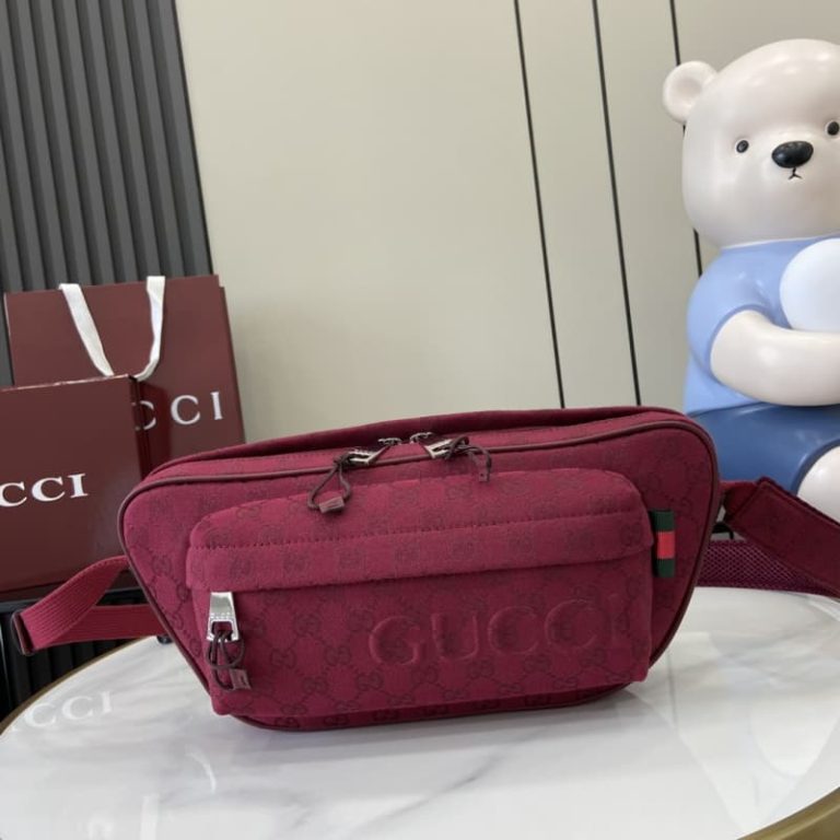 Gucci GG Emblem small crossbody bag-8
