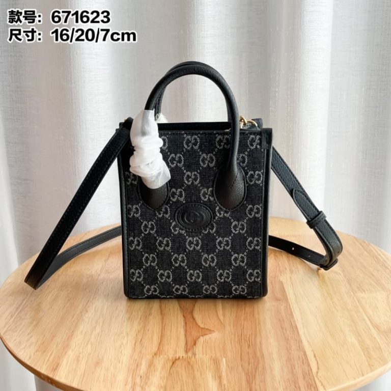 Gucci Jumbo GG Tote Bag-3