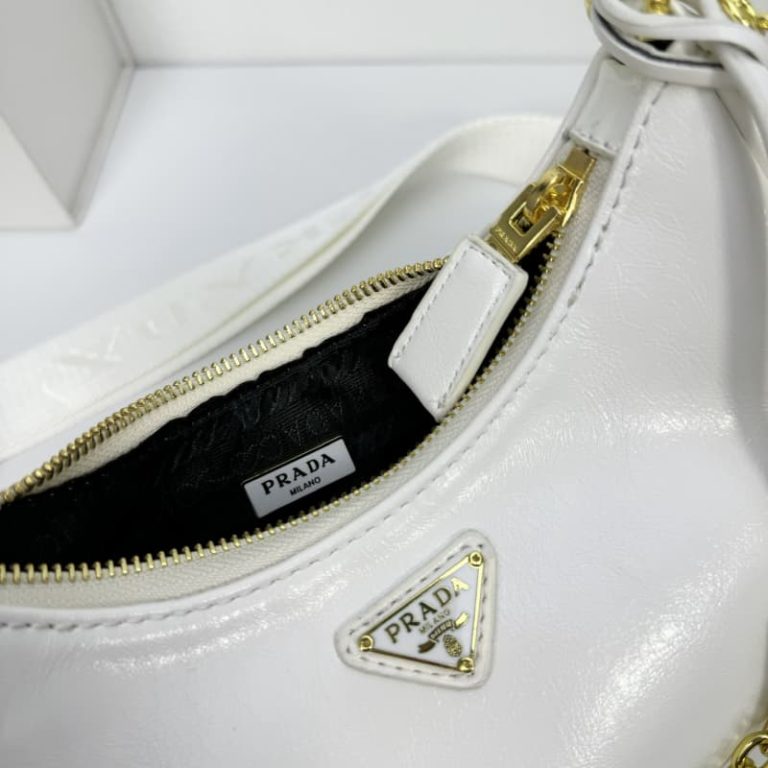 Prada high quality Re-edition 2005 Saffiano Leather Bag-4