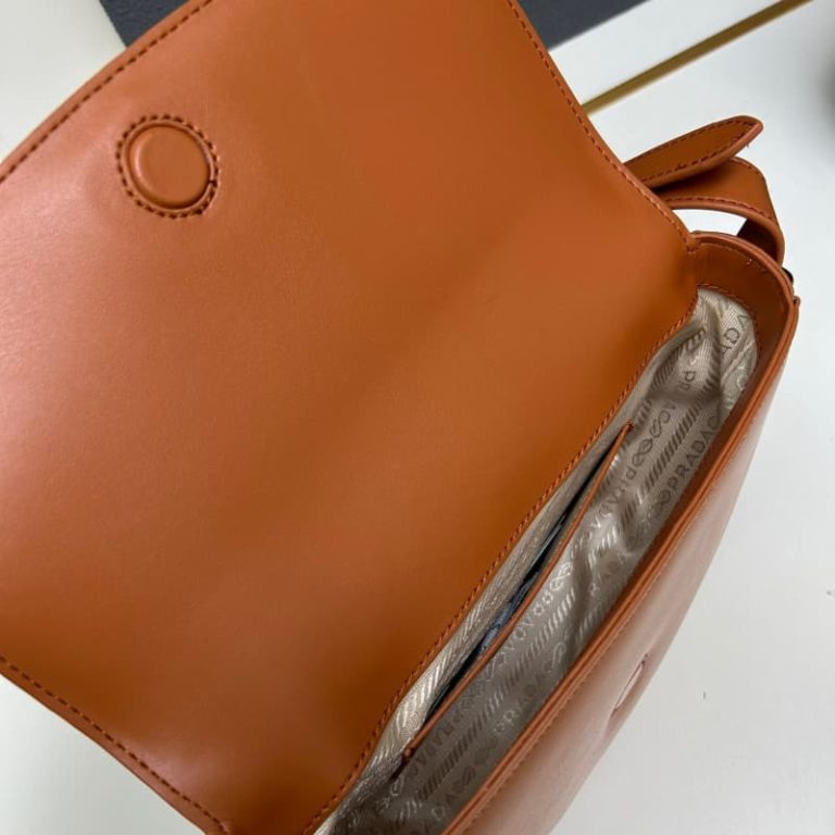 High quality Prada Unisex Shoulder bag Crossbody bag Flap design Front iconic logo pattern-9