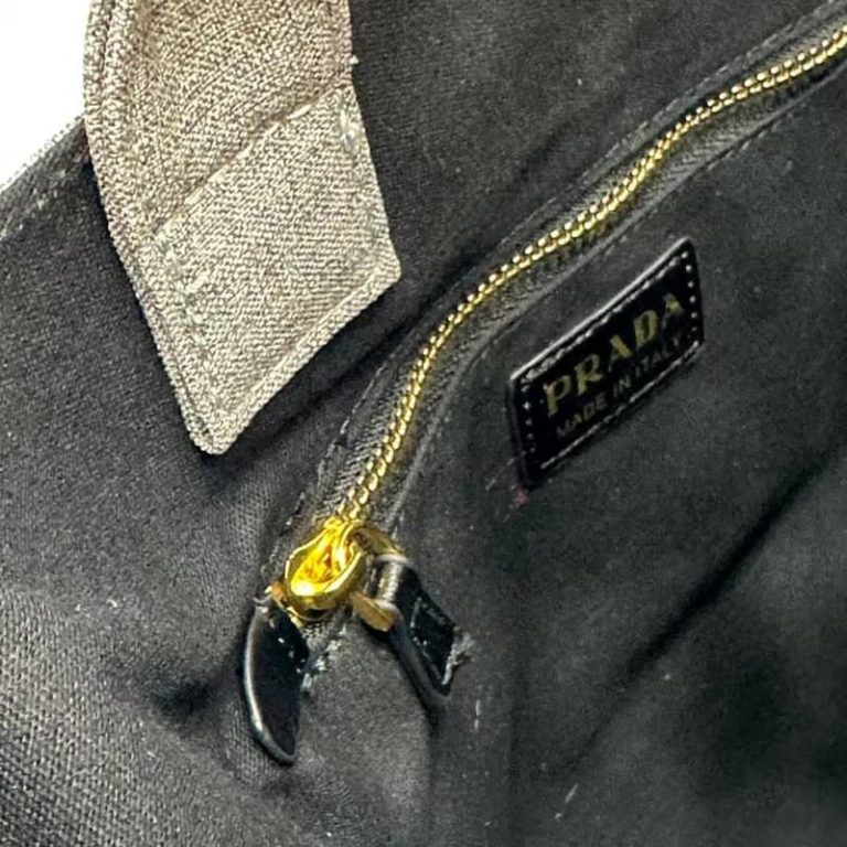 High quality Prada unisex canvas handbag The front logo pattern is equipped with a small tag-10