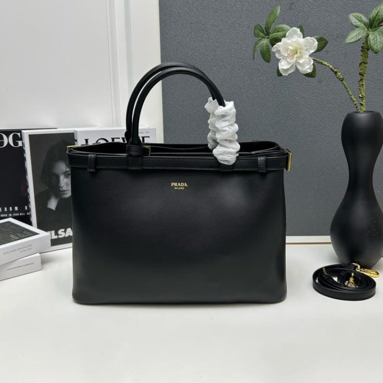 High quality Prada women handbag with iconic logo pattern on the front-5