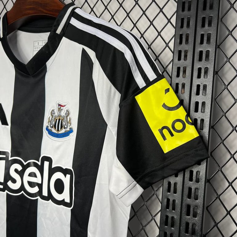 UK-Premier League Newcastle home soccer jersey Summer Sportswear GS109-3