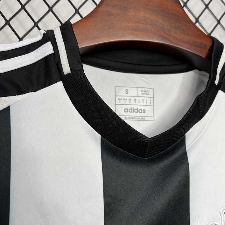 UK-Premier League Newcastle home soccer jersey Summer Sportswear GS109-4